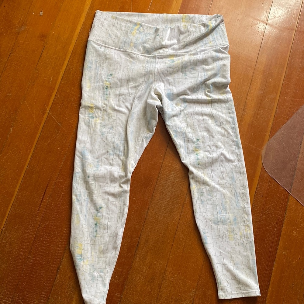 Fabletics reflective power hold leggings